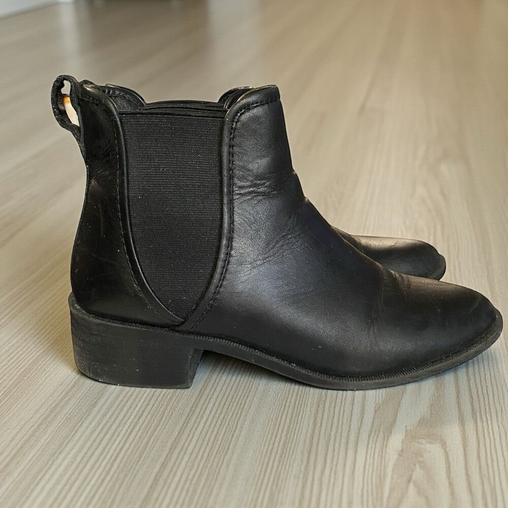 Steve Madden Darbie Chelsea Ankle Boot Black Leather Pull On Women’s Size 5.5 M